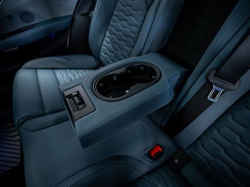 Used 2024 Audi e-tron GT Prestige image 62