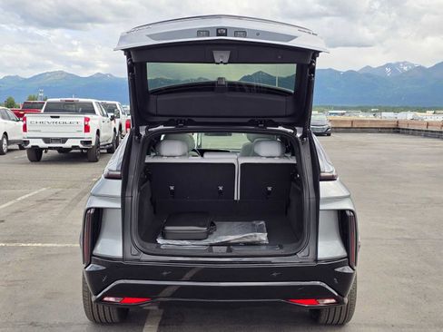 New 2024 Cadillac Lyriq Sport image 10