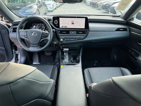 Certified 2025 Lexus ES 300h w/ Premium Package image 20