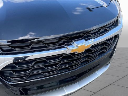 Used 2025 Chevrolet Trax LT w/ LT Convenience Package FWD image 29