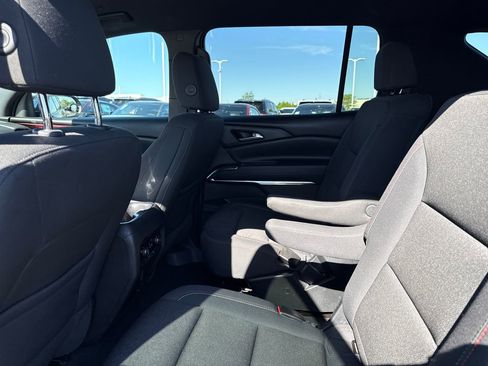 Used 2024 Chevrolet Traverse Z71 AWD/4WD image 13