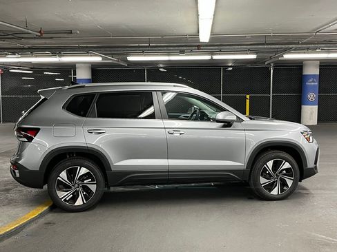 New 2025 Volkswagen Taos SE image 37