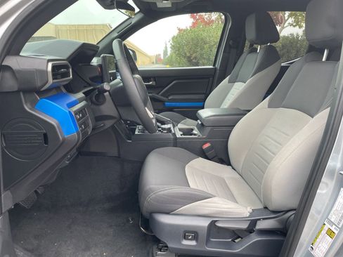 Used 2025 Toyota Tacoma TRD Off-Road image 27