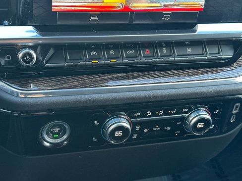 Used 2024 GMC Sierra 1500 Elevation image 24