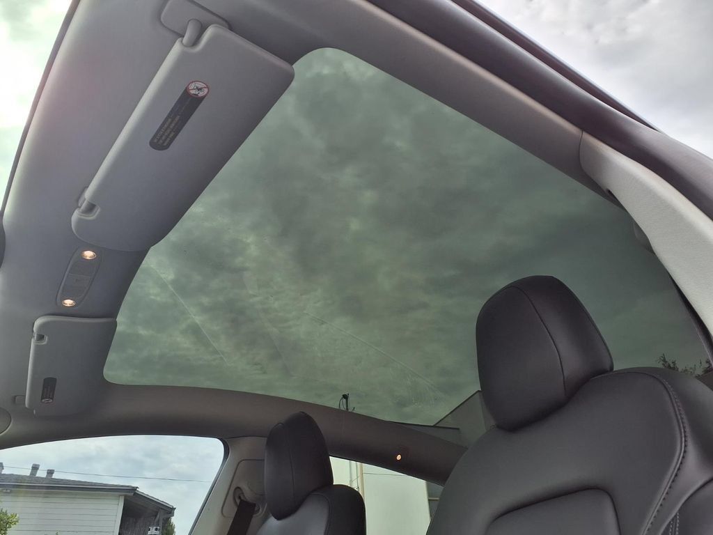 Used 2021 Tesla Model Y 2WD image 14