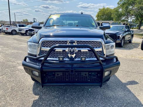 Used 2015 RAM 2500 Laramie w/ Convenience Group AWD/4WD image 2