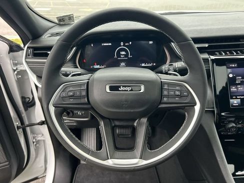 Used 2023 Jeep Grand Cherokee L Laredo AWD/4WD image 18