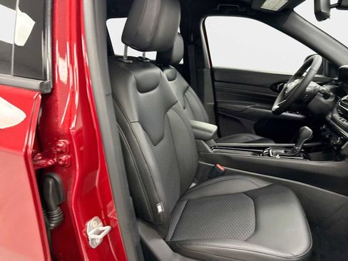 New 2026 Jeep Compass Latitude image 24