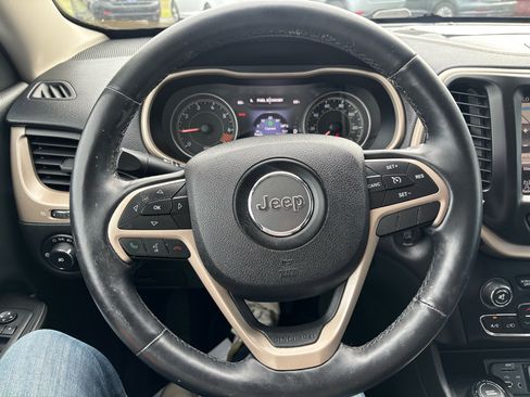 Used 2014 Jeep Cherokee Limited image 18