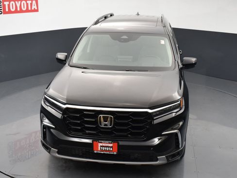 Used 2025 Honda Pilot Elite image 42