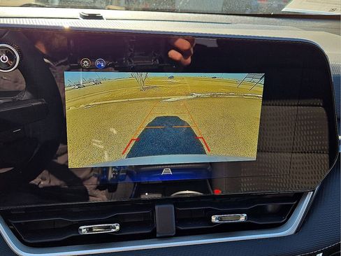 Used 2026 Chevrolet Equinox LT image 25