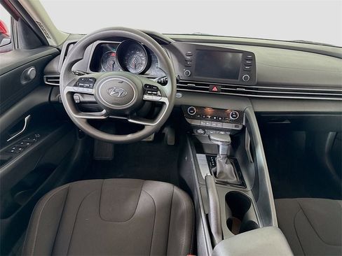 Used 2023 Hyundai Elantra SEL w/ Preferred Accessory Package image 2