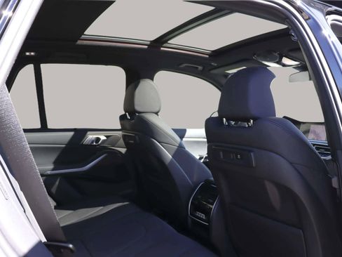 Used 2021 BMW X5 xDrive40i w/ Convenience Package image 34