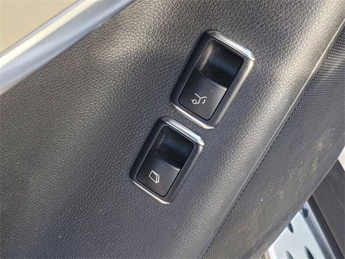 Used 2018 Mercedes-Benz GLS 550 4MATIC image 12