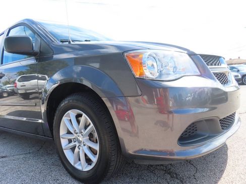 Used 2016 Dodge Grand Caravan SXT w/ Quick Order Package 29G SXT FWD image 19