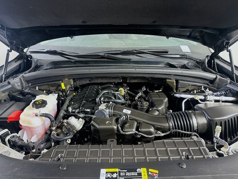 Used 2023 Jeep Grand Cherokee L Limited AWD/4WD image 37