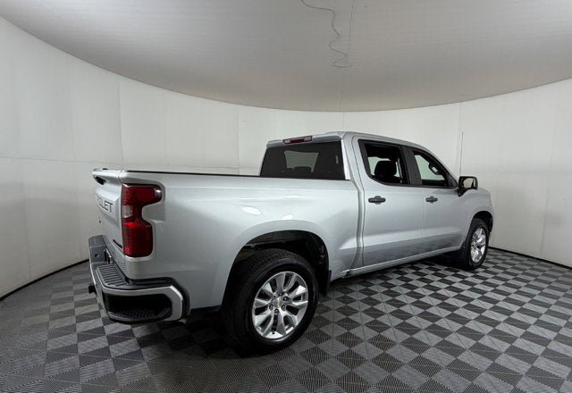 Used 2022 Chevrolet Silverado 1500 Custom w/ LPO, Dark Essentials Package RWD image 4