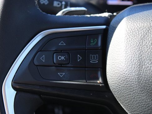 Used 2023 Jeep Grand Cherokee L Laredo image 14