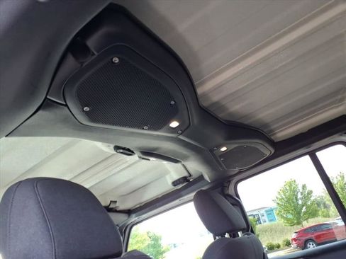 Used 2024 Jeep Wrangler Unlimited Rubicon AWD/4WD image 25
