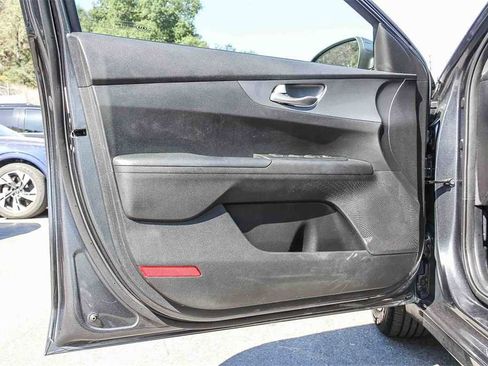 Used 2021 Kia Forte Sedan image 17