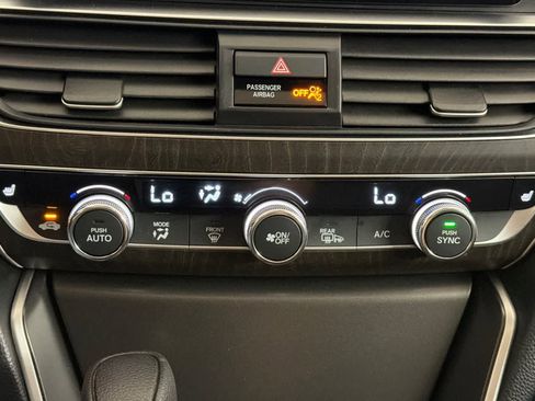 Used 2018 Honda Accord EX image 19