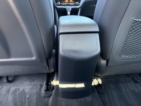 Used 2019 Hyundai Ioniq Plug-In Hybrid image 22