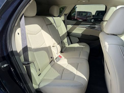 Used 2021 Cadillac XT5 Premium Luxury FWD image 10