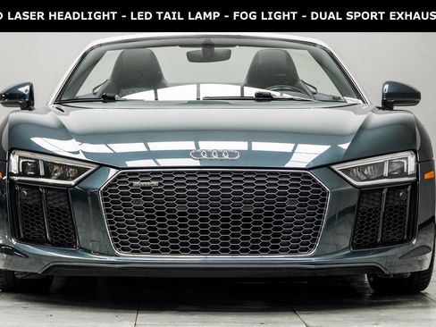 Used 2017 Audi R8 V10 w/ Carbon Exterior Package image 4