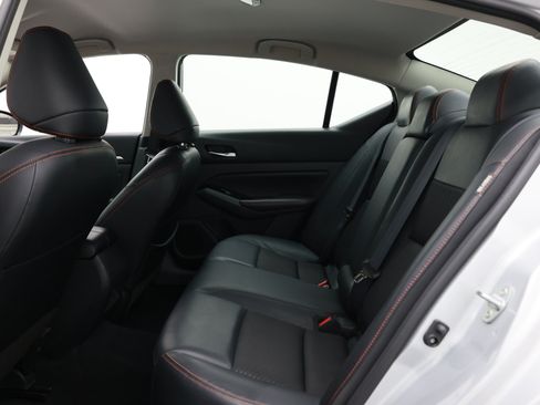 Used 2024 Nissan Altima 2.5 SR FWD image 26