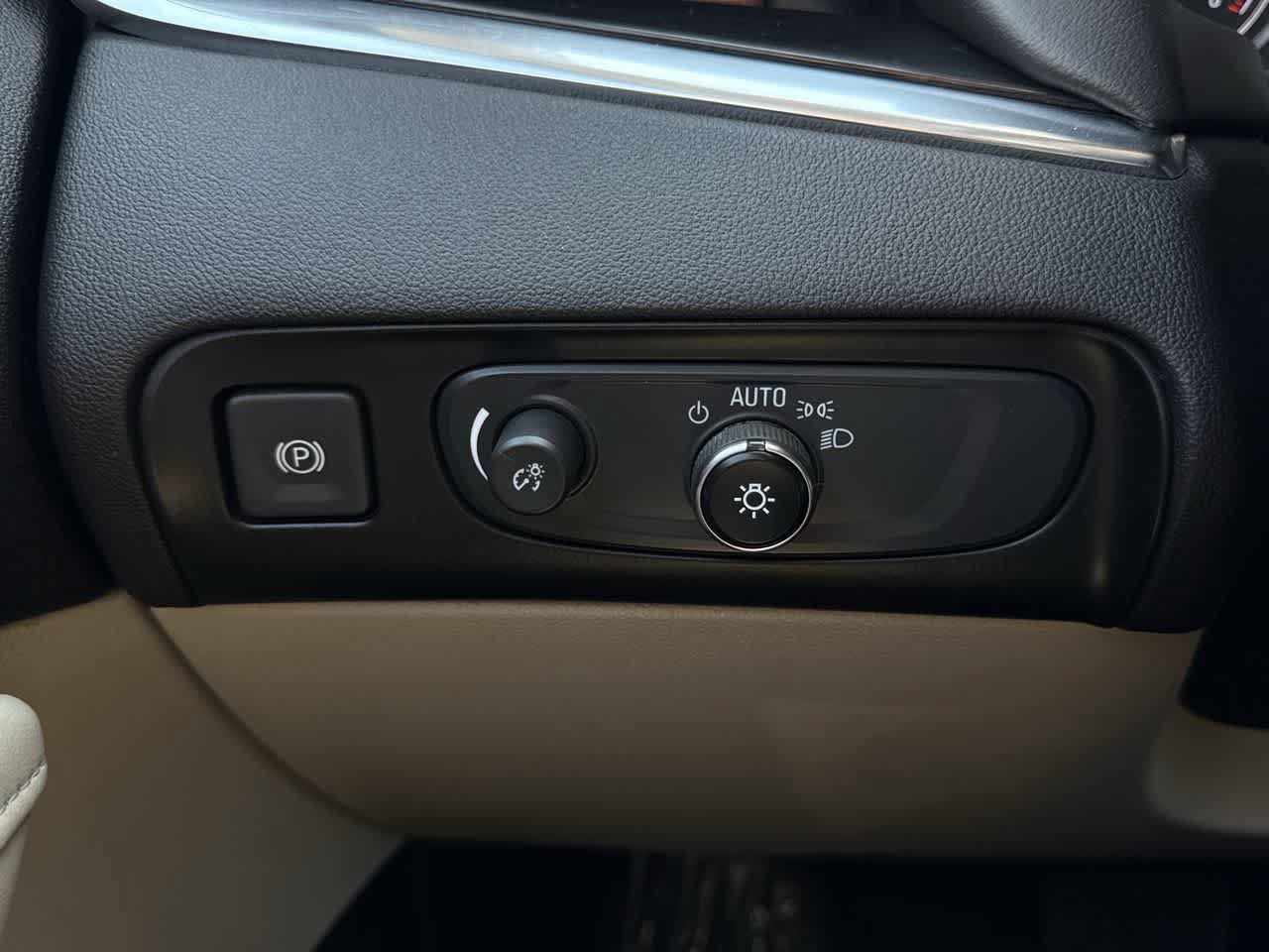 Used 2021 Buick Enclave Essence AWD/4WD image 22