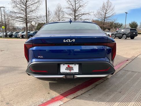 Used 2025 Kia K4 LXS image 7