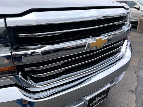 Used 2018 Chevrolet Silverado 1500 LT w/ Texas Edition image 33