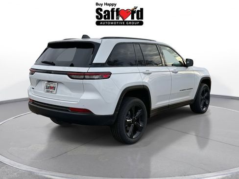 New 2025 Jeep Grand Cherokee Altitude AWD/4WD image 9