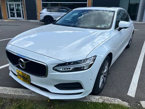 Used 2018 Volvo S90 T6 Momentum w/ Convenience Package AWD/4WD image 3