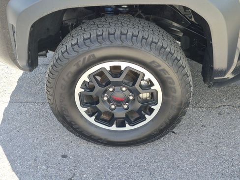 Used 2025 Toyota Tacoma TRD Off-Road AWD/4WD image 14