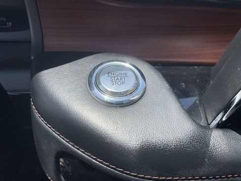 Used 2021 Lincoln Aviator Reserve w/ Equipment Group 202A image 17