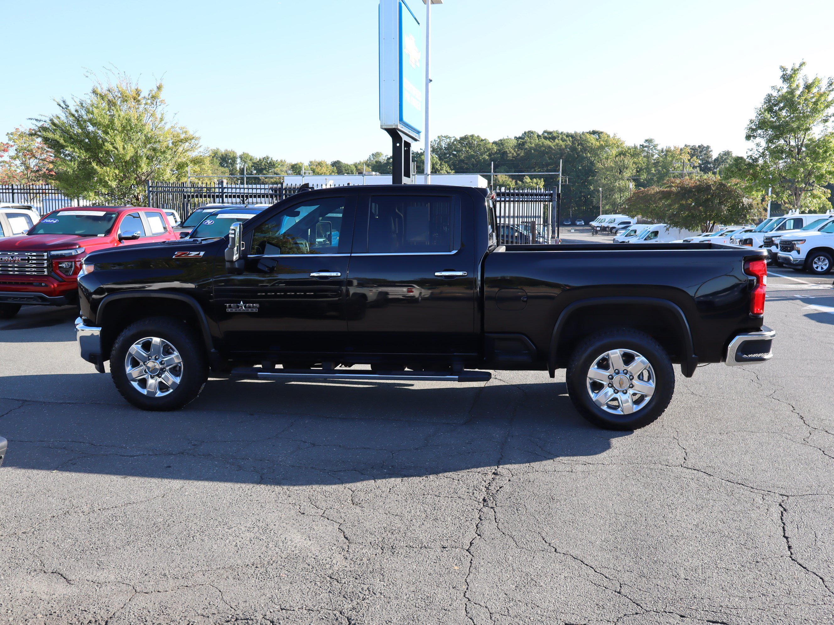 Used 2021 Chevrolet Silverado 2500 LTZ w/ LTZ Premium Texas Edition AWD/4WD image 8