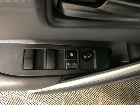 Used 2024 Toyota Corolla Cross AWD Hybrid image 19