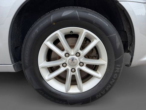 Used 2020 Dodge Grand Caravan SE FWD image 11