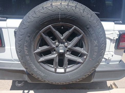 Used 2025 Jeep Wrangler Sport S AWD/4WD image 5