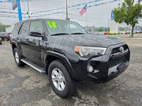 Used 2018 Toyota 4Runner SR5 AWD/4WD image 7