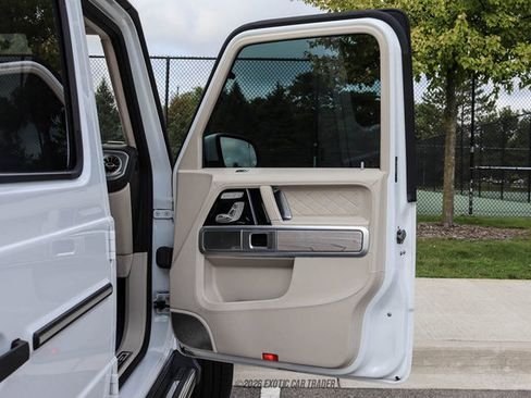 Used 2023 Mercedes-Benz G 550 image 34
