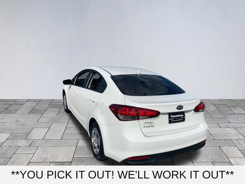Used 2017 Kia Forte LX FWD image 5