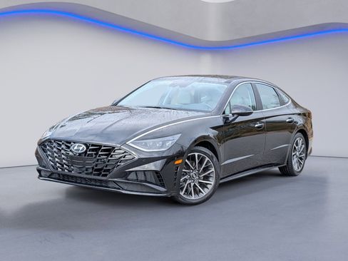 Used 2020 Hyundai Sonata Limited w/ Preferred Accessory Package image 2