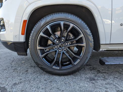 Used 2024 Jeep Grand Wagoneer Series III w/ Rear Seat Video Group 1 image 50