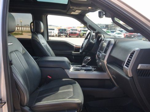 Used 2015 Ford F150 Platinum w/ Equipment Group 701A Luxury AWD/4WD image 38