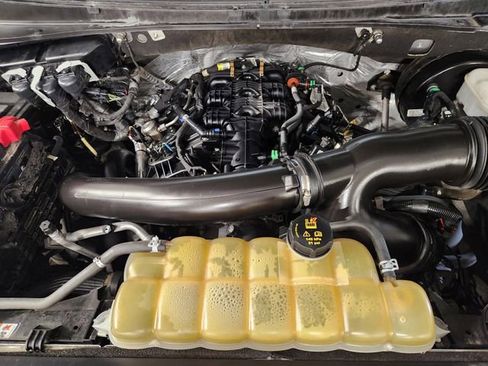 Used 2021 Ford Expedition Limited image 32