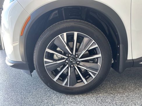 Certified 2026 INFINITI QX60 Luxe w/ Cargo Package AWD/4WD image 40
