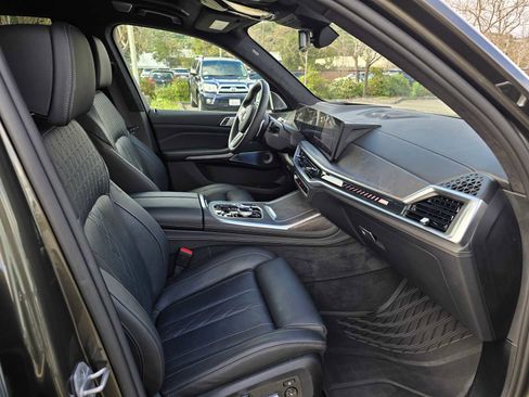 Used 2025 BMW X7 M60i w/ Executive Package image 11