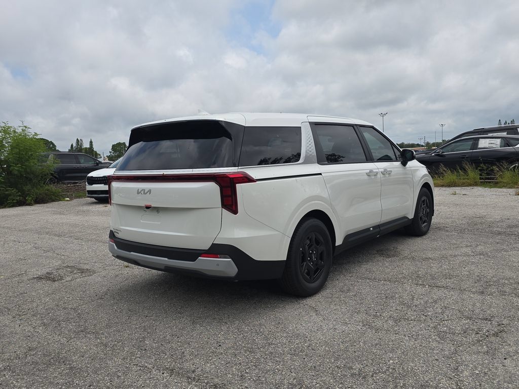 New 2027 Kia Carnival FWD image 8